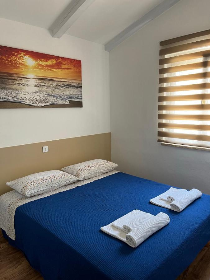 Holiday Home Rosa Gedici Ngoại thất bức ảnh
