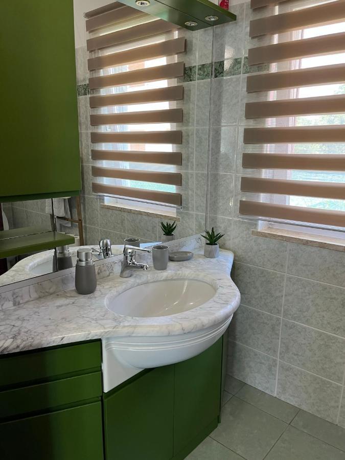 Holiday Home Rosa Gedici Ngoại thất bức ảnh